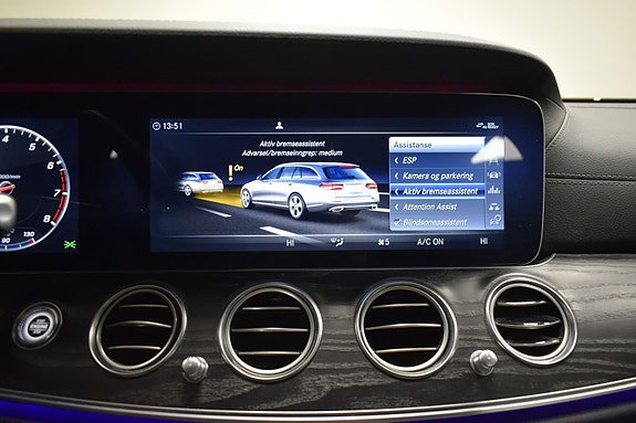 Mercedes-Benz E200 17 of 29