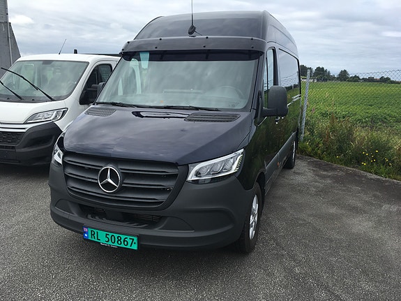 Mercedes-Benz Sprinter 419 2 of 5
