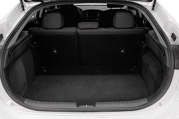Hyundai IONIQ 11 of 12