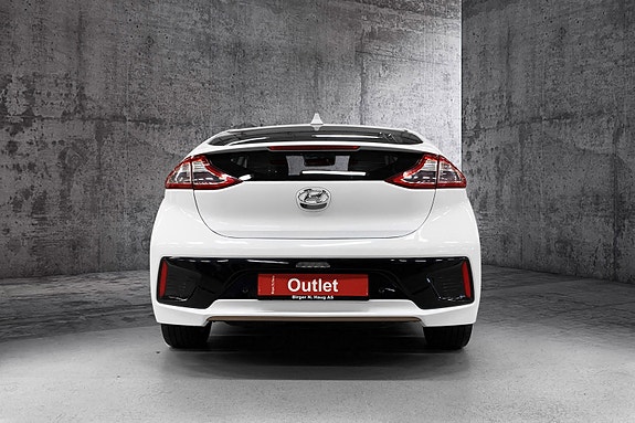 Hyundai IONIQ 3 of 12