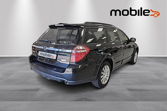 Subaru Legacy 3 of 5