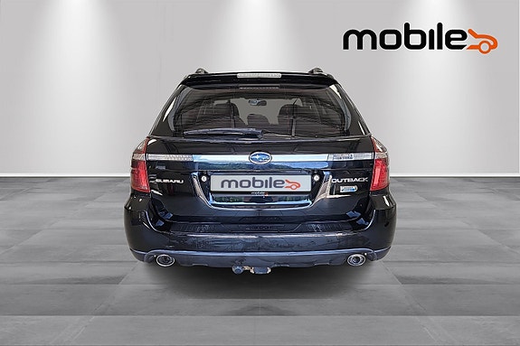 Subaru Legacy 4 of 5