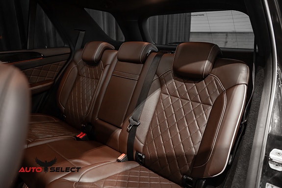 Mercedes-Benz ML350 24 of 30