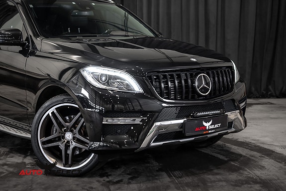 Mercedes-Benz ML350 2 of 30