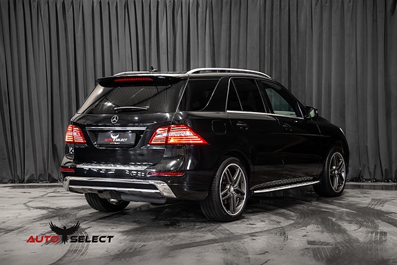 Mercedes-Benz ML350 17 of 30