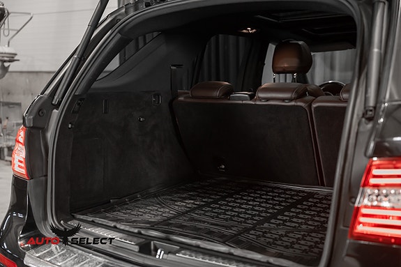 Mercedes-Benz ML350 13 of 30