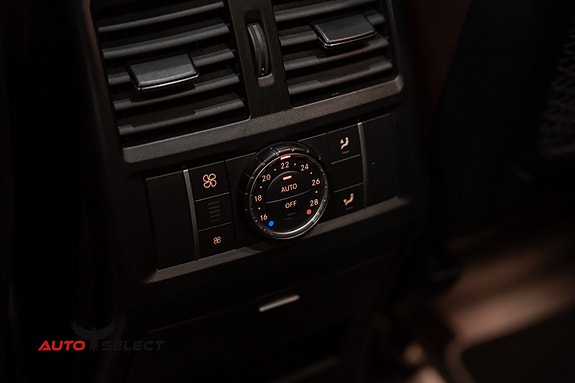Mercedes-Benz ML350 23 of 30