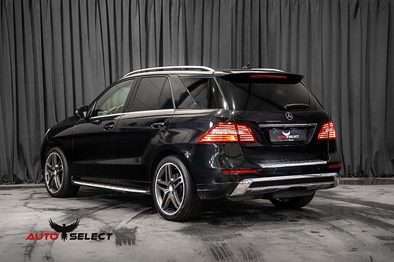 Mercedes-Benz ML350 9 of 30