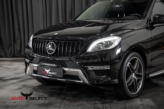 Mercedes-Benz ML350 7 of 30