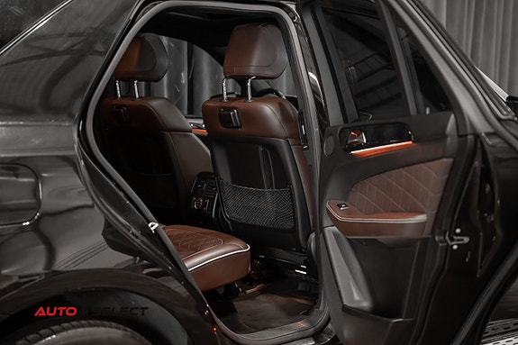 Mercedes-Benz ML350 20 of 30