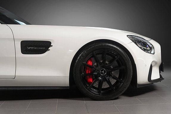 Mercedes-Benz AMG GT S 16 of 30
