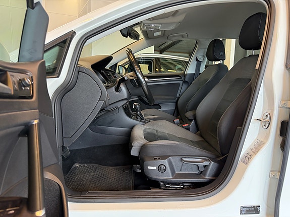 Volkswagen Golf VII 9 of 30