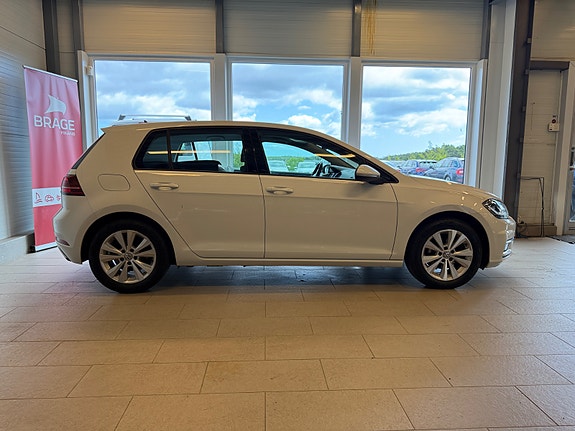 Volkswagen Golf VII 4 of 30