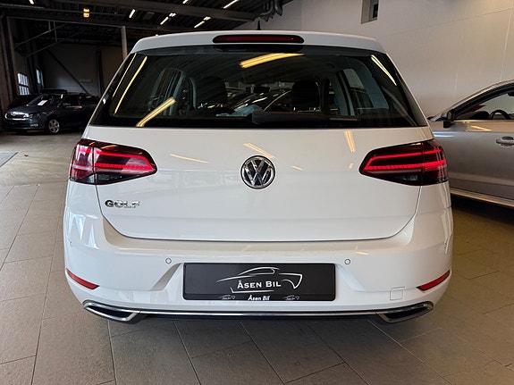 Volkswagen Golf VII 6 of 30