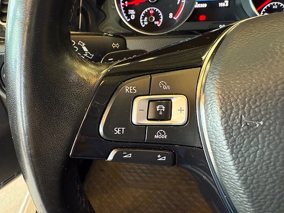 Volkswagen Golf VII 16 of 30