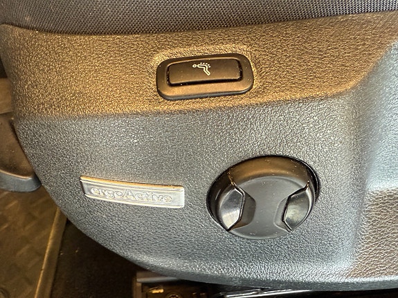 Volkswagen Golf VII 10 of 30