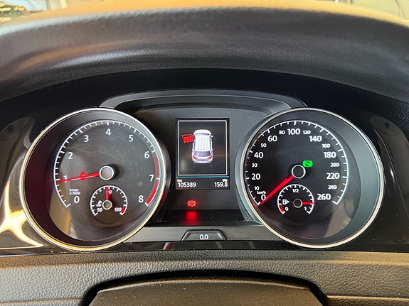 Volkswagen Golf VII 19 of 30