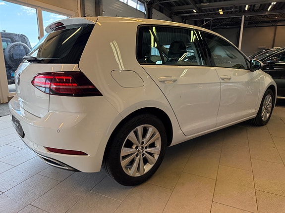 Volkswagen Golf VII 7 of 30