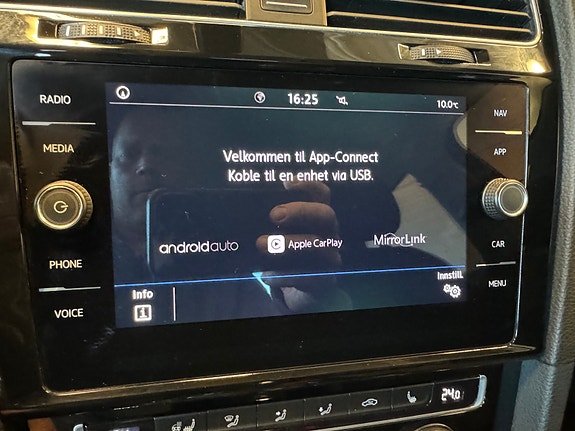 Volkswagen Golf VII 20 of 22