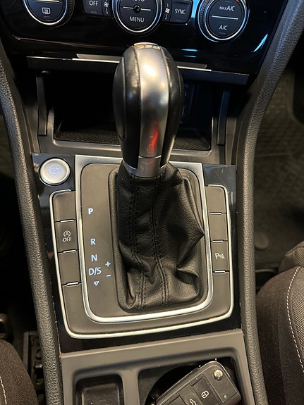 Volkswagen Golf VII 22 of 22