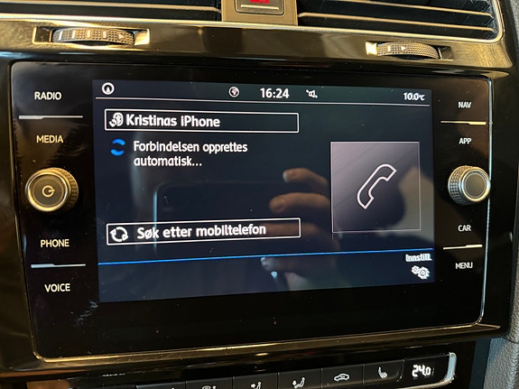 Volkswagen Golf VII 19 of 22