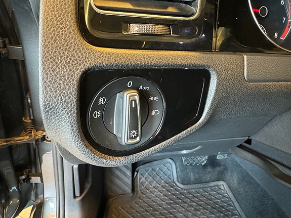 Volkswagen Golf VII 10 of 22