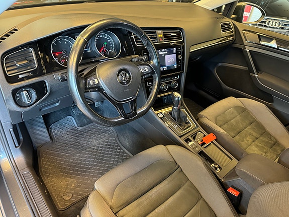 Volkswagen Golf VII 11 of 22
