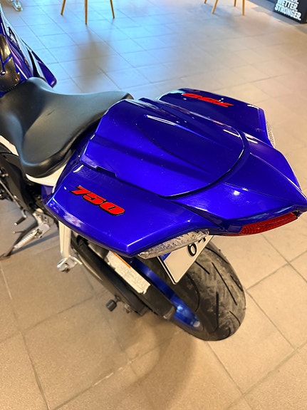 Suzuki GSX-R 750 15 of 15