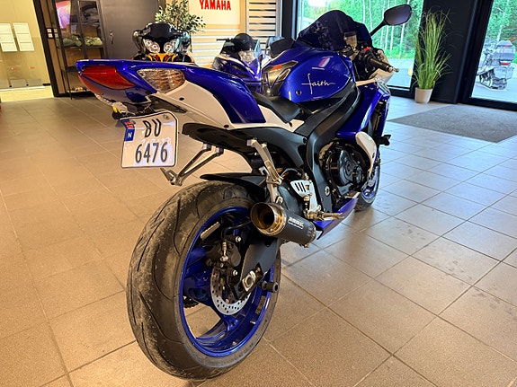 Suzuki GSX-R 750 3 of 15