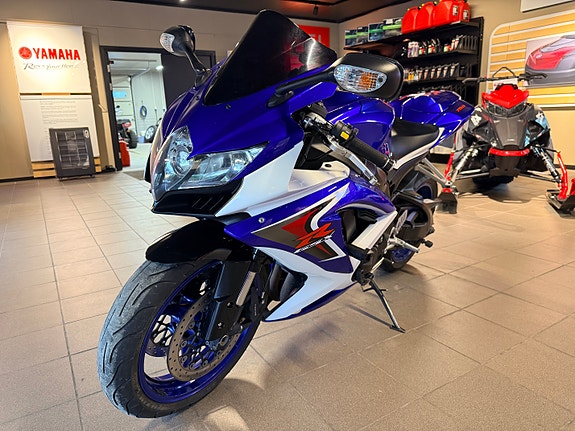 Suzuki GSX-R 750 7 of 15