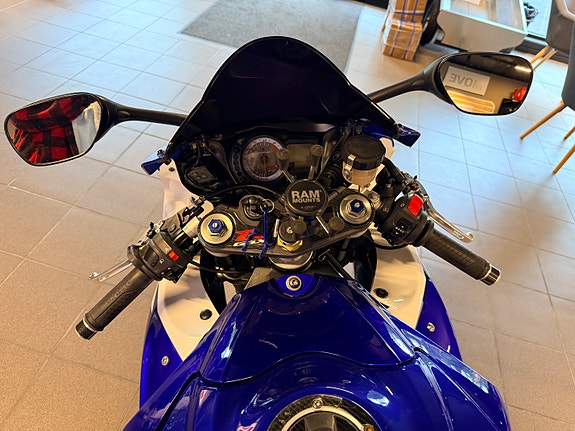 Suzuki GSX-R 750 12 of 15