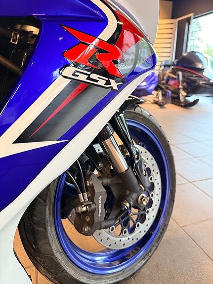 Suzuki GSX-R 750 11 of 15