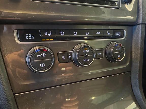 Volkswagen Golf Alltrack 28 of 30