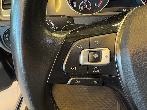 Volkswagen Golf Alltrack 17 of 30