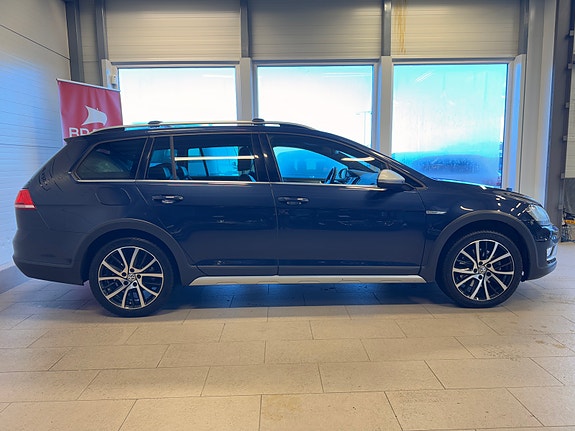 Volkswagen Golf Alltrack 5 of 5