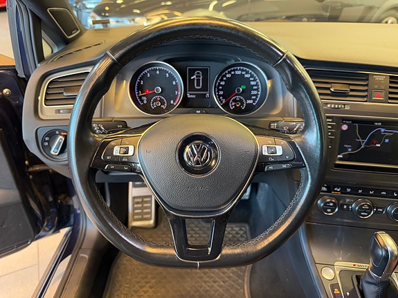 Volkswagen Golf Alltrack 18 of 30
