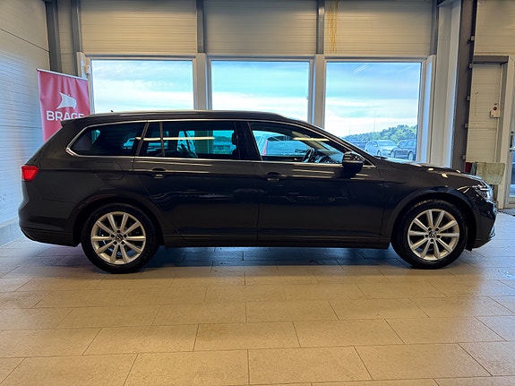 Volkswagen Passat 5 of 30