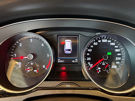 Volkswagen Passat 23 of 30