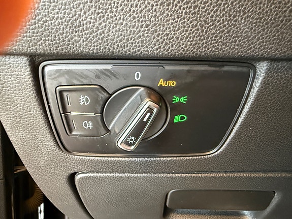 Volkswagen Passat 19 of 30