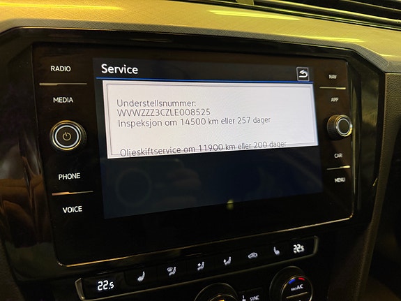 Volkswagen Passat 30 of 30