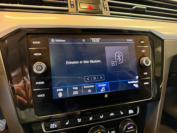 Volkswagen Passat 29 of 30