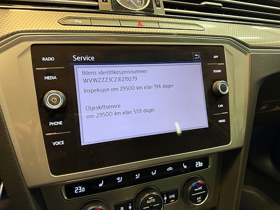 Volkswagen Passat Alltrack 27 of 30