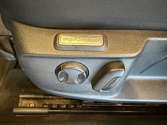 Volkswagen Passat Alltrack 11 of 30