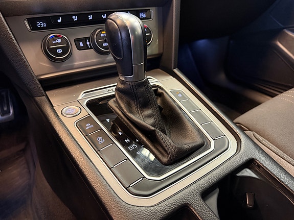Volkswagen Passat Alltrack 29 of 30