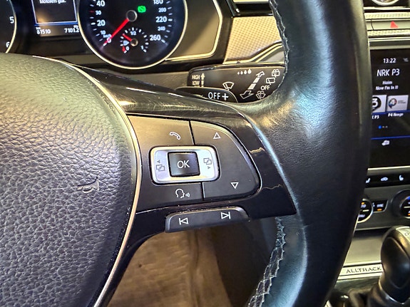 Volkswagen Passat Alltrack 19 of 30