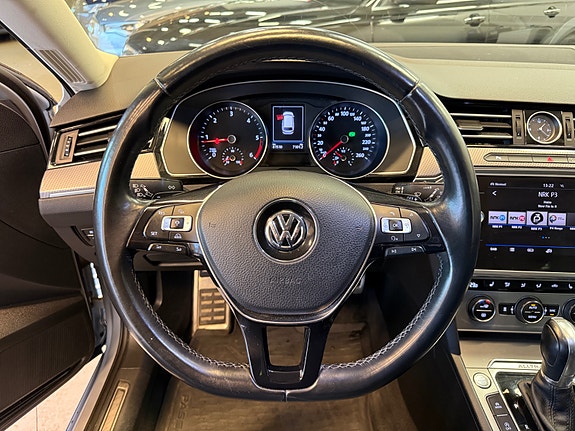 Volkswagen Passat Alltrack 18 of 30