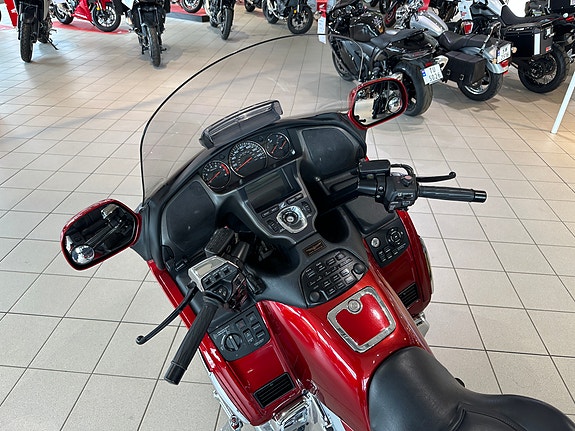 Honda GL 1800 Goldwing 7 of 11