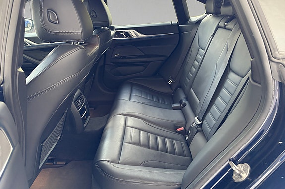 BMW i4 16 of 19