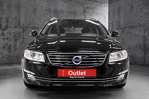 Volvo V70 2 of 15