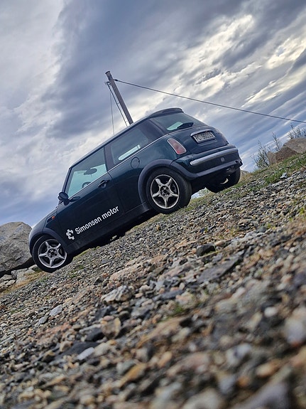 MINI Cooper 4 of 5